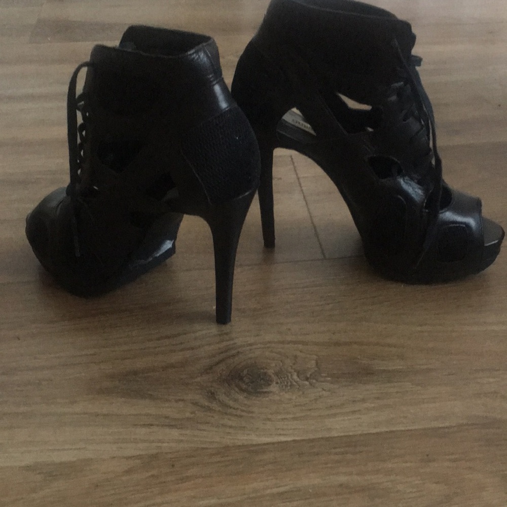 New with box Guess open toe heels